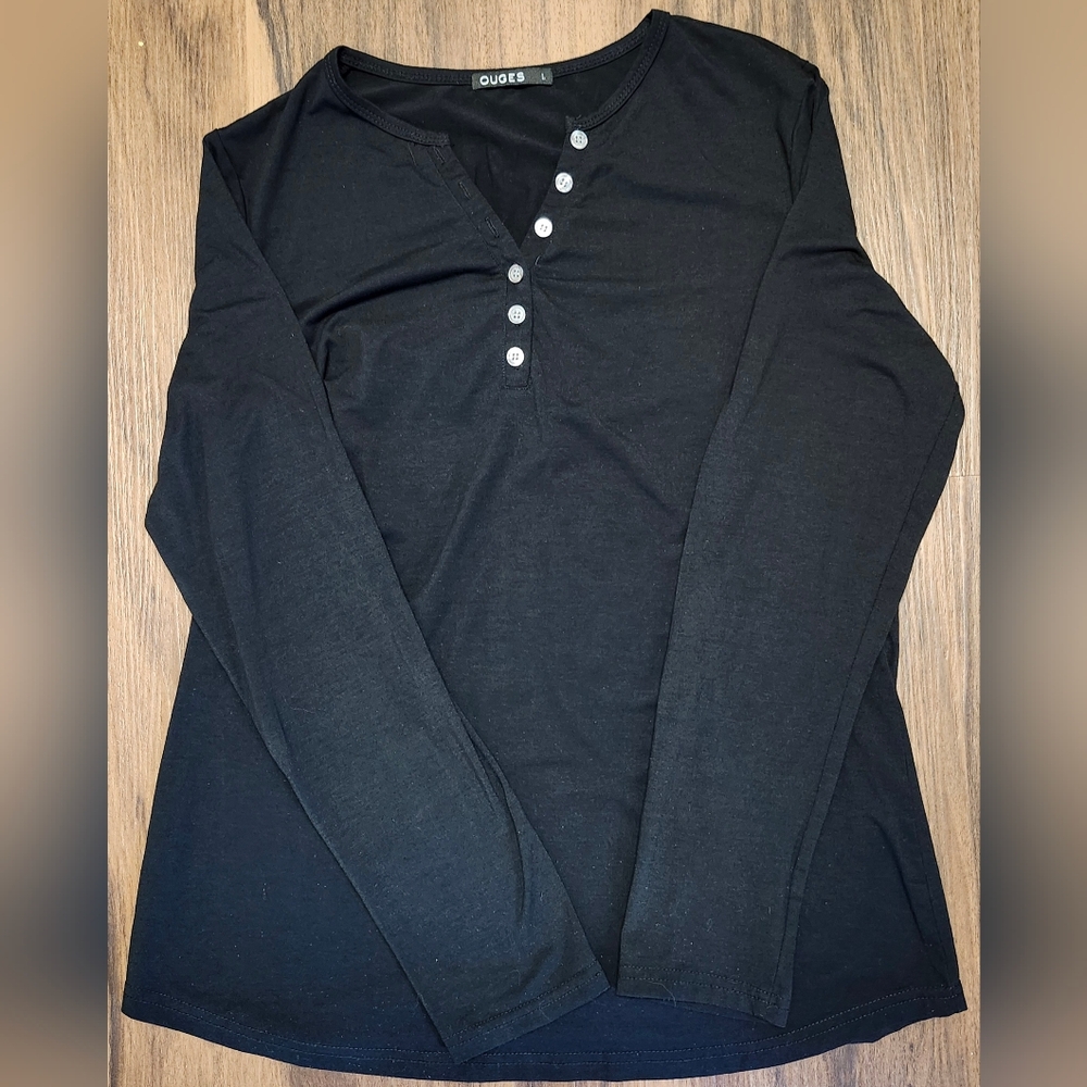 NWOT Womens Sz L Ouges Black Long Sleeve V-Neck Top w Buttons Along the V-Neck